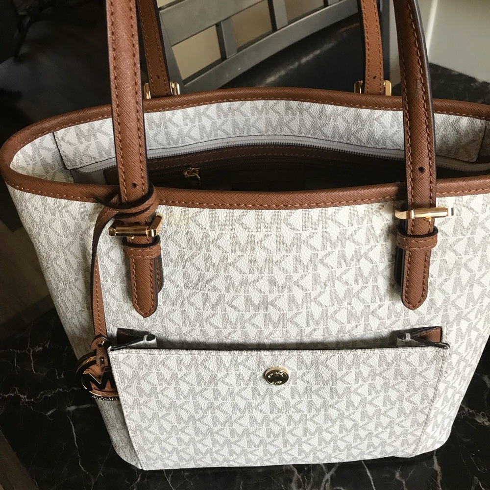 SOLD- Michael Kors Jets Set Medium Tote